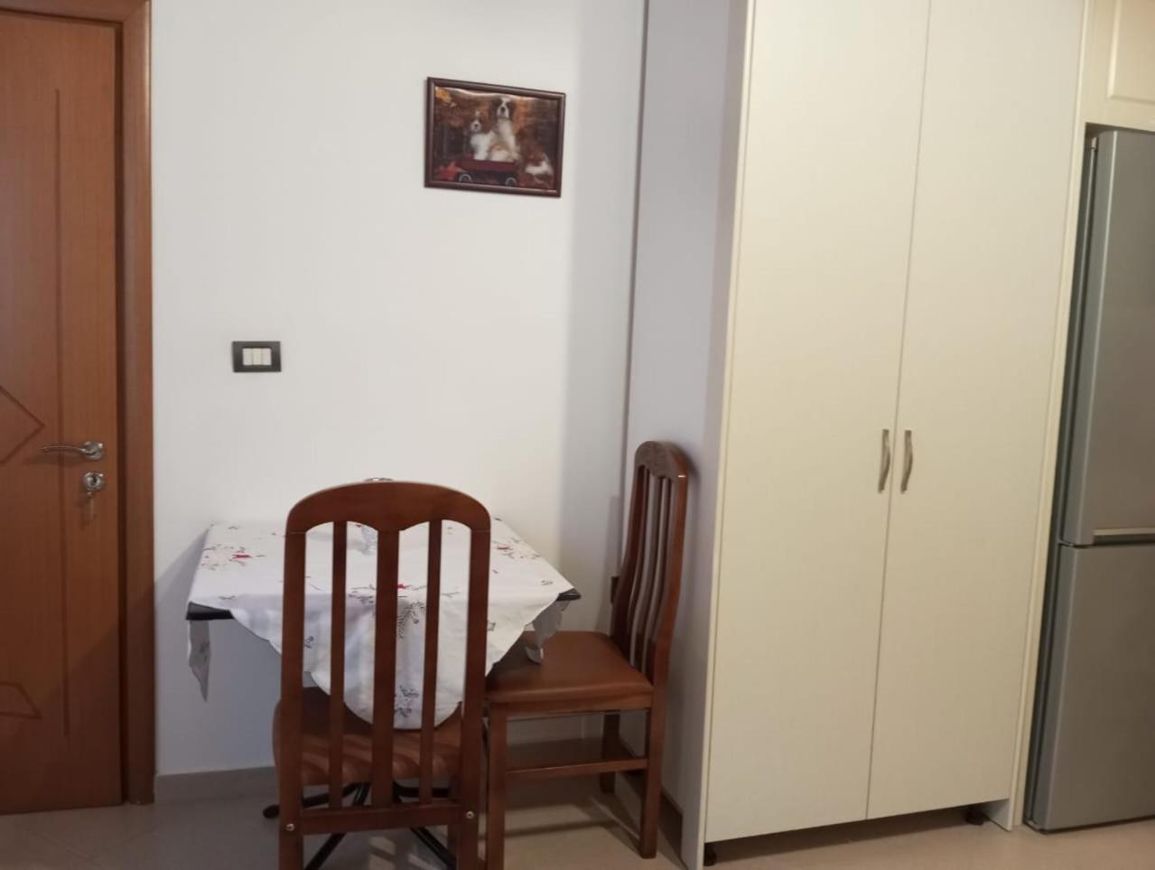 Dhimitri'S Guest House ベラト エクステリア 写真