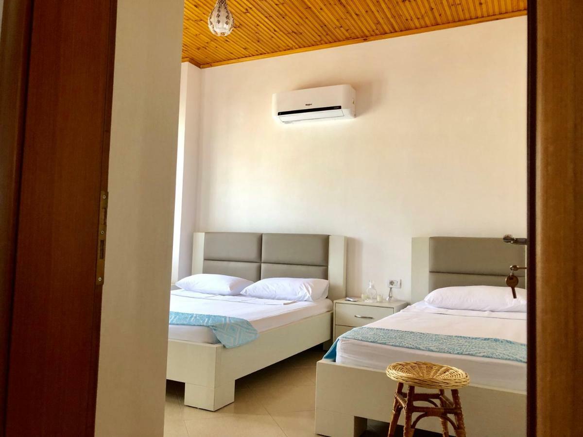 Dhimitri'S Guest House ベラト エクステリア 写真