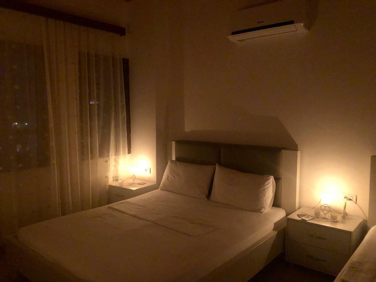 Dhimitri'S Guest House ベラト エクステリア 写真